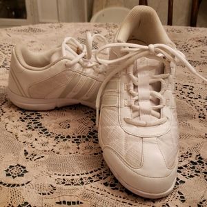 Cheer sport cross trainer sneakers